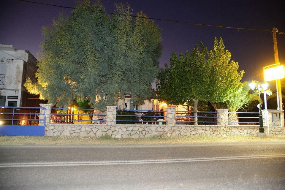 Holiday Tolofona Beach Erateini Exterior foto
