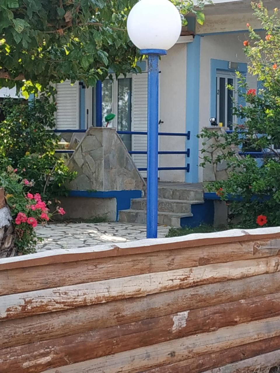 Holiday Tolofona Beach Erateini Exterior foto